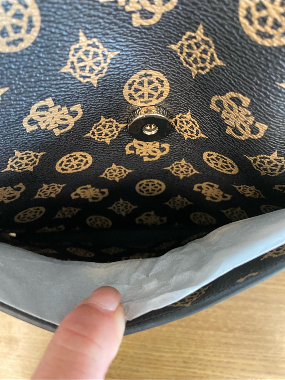 GUESS Wilder Weekender Duffel Bag 4G Peony Monogram Print - Picture 3 of 12